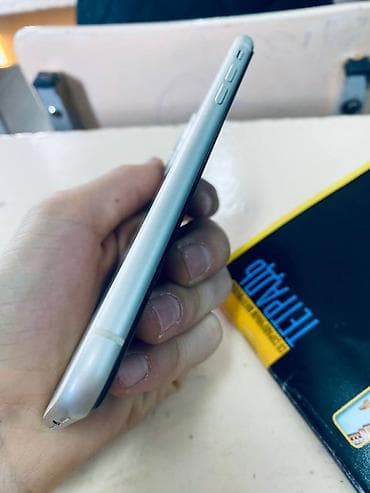 Мобильные телефоны: IPhone 11, 128 ГБ, Белый, 80 % — 3