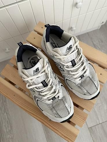 Айымдардын бут кийими: Кроссовкалар, 36, New Balance, Колдонулган, түсү - Ак, Өзү алып кетүү — 2