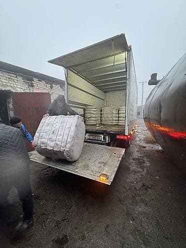 машина с манипулятором: Грузоперевозки на гидроборте - Автомобиль-фургон с задней — 1