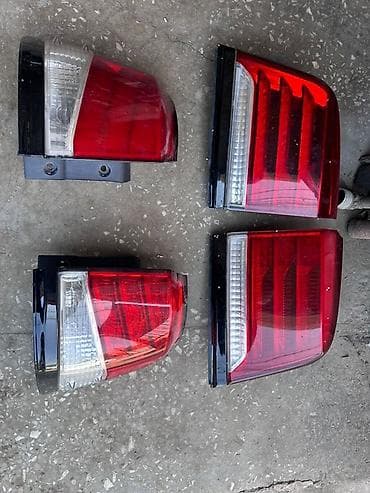 Продаю задние плафоны на Lexus LX570 состояние хорошее (оригинал)