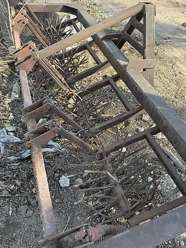 рум разбрасыватель: Боронa пружинная зубовая, навесная
 Ежик между рядки — 1