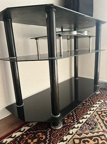 Полки, стеллажи: Тумба и подставка для телевизора, Б/у, Напольная, Стекло, цвет - Черный — 1