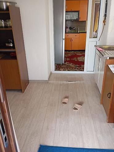 готовые домики для дачи: Продаётся дом в Кара Балте. Барачного типа с закрытым двором.Адрес — 4