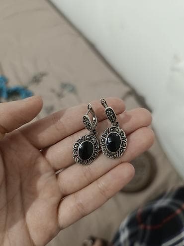 Личные вещи: Набор украшений серебро 925 пробы. Состав комплекта: - Серьги-подвески — 5