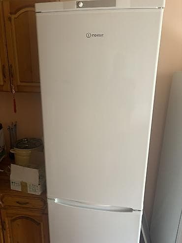 Техника и электроника: Холодильник Indesit — 25 000 сом Продаю холодильник Indesit в — 1