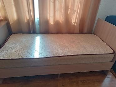 мандарин ящик: Односпальная кровать с матрасом. - Размер: ориентировочно 90×200 см — 1