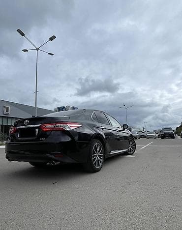 юиз: Toyota Camry: 2022 г., 2.5 л, Автомат, Бензин, Седан — 2