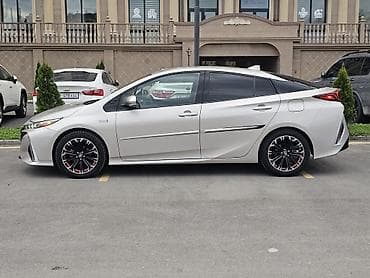 сиденье w211: Toyota Prius: 2018 г., 1.8 л, Гибрид, Хэтчбэк — 8