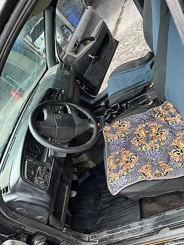 b class: Volkswagen Passat Variant: 1989 г., 1.8 л, Ручные, Бензин, Универсал — 7