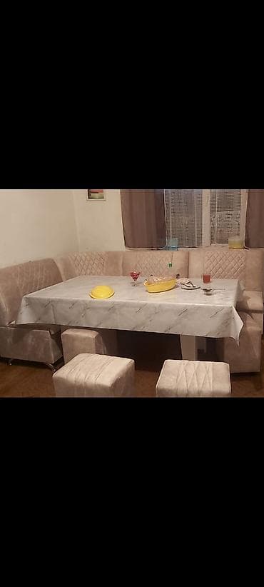 уютный уголок: Кухонный уголок с обеденным столом и пуфами - Комплектация: угловой — 1