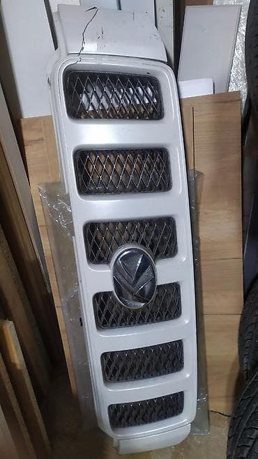 lend cruizer: Решетка радиатора Toyota Б/у, Оригинал — 2