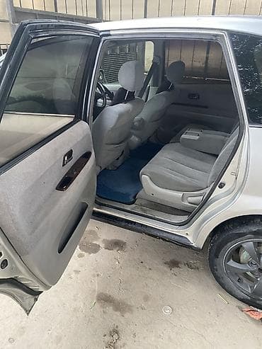 портер 2 салон: Toyota Nadia: 1998 г., 2 л, Автомат, Бензин, Хэтчбэк — 5