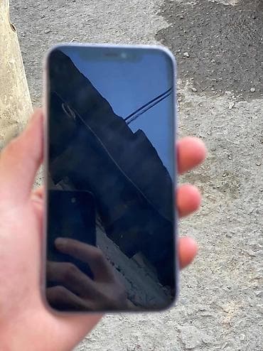 apple macbook pro core i5 13: IPhone 11 — 3