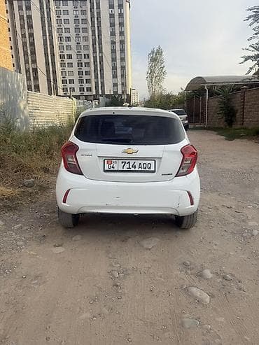 гели эмгранд: Chevrolet Spark: 2017 г., 1 л, Вариатор, Бензин, Хэтчбэк — 4