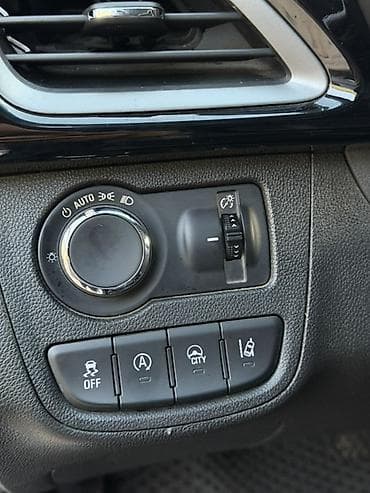 Транспорт: Chevrolet Spark: 2018 г., 1 л, Вариатор, Бензин, Хэтчбэк — 5