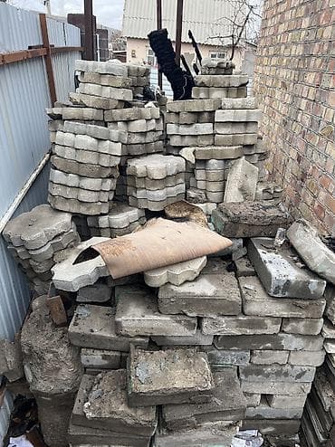 point b: Другой вид брусчатки — 1