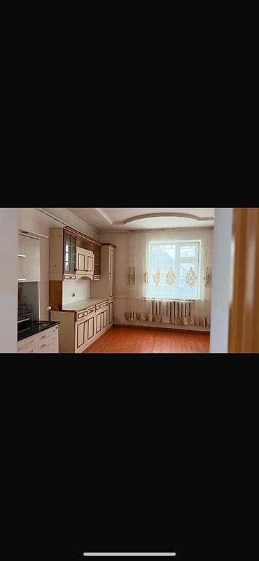 продаю дом с магазином: 90 м², С мебелью — 8