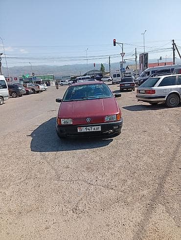 Продажа авто: Volkswagen Passat: 1988 г., Седан — 2