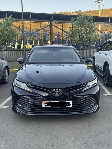 Toyota Camry: 2020 г., 2 л, Вариатор, Бензин, Седан lalafo.kg да Toyota Camry: 2020 г., 2 л, Вариатор, Бензин, Седан