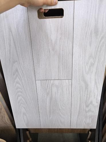 Ламинат под светлый ясень - Декор: натуральный рисунок древесины