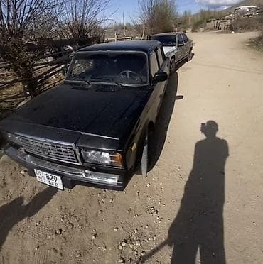 Унаа: ВАЗ (ЛАДА) 2107: 2005 г., 1.6 л, Кол менен иштөөчү, Бензин, Седан — 3