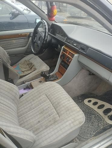 outback 2017: Mercedes-Benz W124: 1992 г., 2 л, Механика, Бензин, Седан — 4