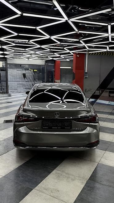 echo platz: Lexus ES: 2019 г., 2.5 л, Вариатор, Гибрид, Седан — 4