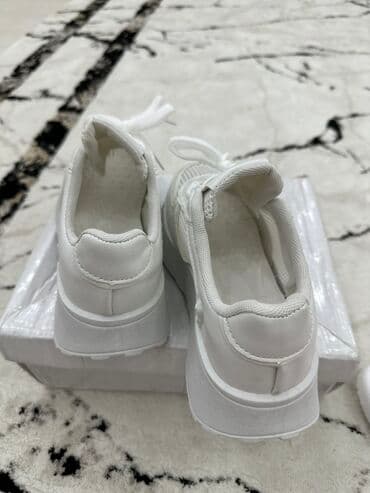 искры для обуви: Новые кроссовки весенние легкие, размер-36!
Продаю ниже себестоимости — 6