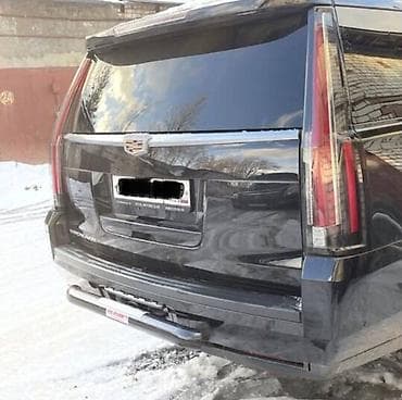 Защита заднего бампера на Cadillac Escalade вставка в квадрат фаркопа — 1