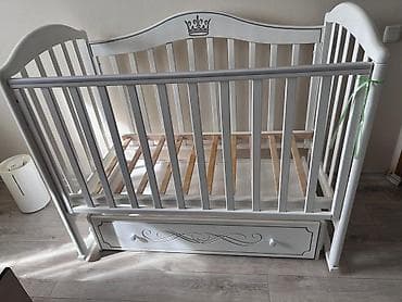 Бүктөлүүчү жеңил керебеттер: Детская кроватка с маятниковым механизмом и выдвижным ящиком - Цвет — 1