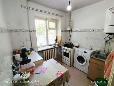 район киркомстром: 3 комнаты, 57 м², 104 серия, 1 этаж, Старый ремонт — 6
