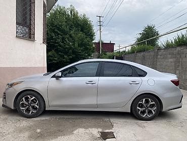 Транспорт: Kia K3: 2020 г., 2 л, Вариатор, Газ, Седан — 1