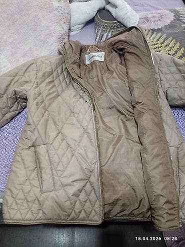 Стеганая куртка LASAGRADA, плюс в придачу отдаю лисью парку