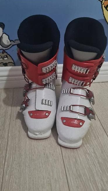 Продам детские качественные горнолыжные ботинки Atomic. Размер 21,5