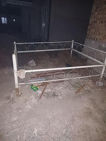 двухспальный бу: Двуспальная кровать, Без матраса, длина - 220 см — 3