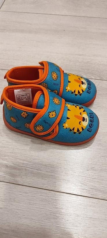 Бөбөктөр үчүн топтомдор: Детские тапочки в садик или для дома LC Waikiki (Новые) - Размер — 2