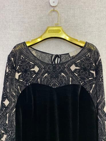 платья из панбархата на шифоне: Продаю красивое платье из велюра,размер-50,производство — 4