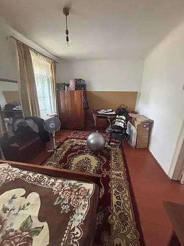 дешевые квартиры в оше: 3 комнаты, 50 м², Церковь 1 этаж, Старый ремонт — 7