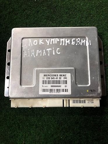 Блок управления пневмоподвеской AIRMATIC для Mercedes-Benz