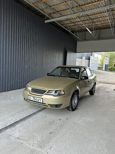 shevrolet blazer: Daewoo Nexia: 2010 г., Седан — 1