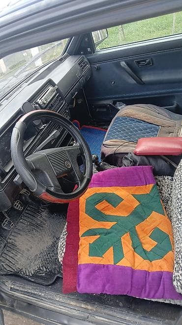 Продажа авто: Volkswagen Golf: 1990 г., 1.8 л, Механика, Бензин, Хэтчбэк — 2