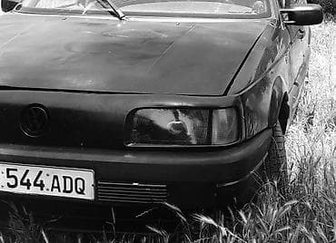 Унаа: Volkswagen Passat: 1990 г., 1.8 л, Кол менен иштөөчү, Бензин, Седан — 3