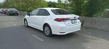 Toyota: Toyota Corolla: 2019 г., 1.8 л, Автомат, Гибрид, Седан — 2