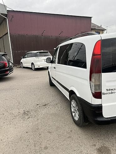б 3 универсал: Mercedes-Benz Vito: 2004 г., 2.2 л, Механика, Дизель, Минивэн — 1