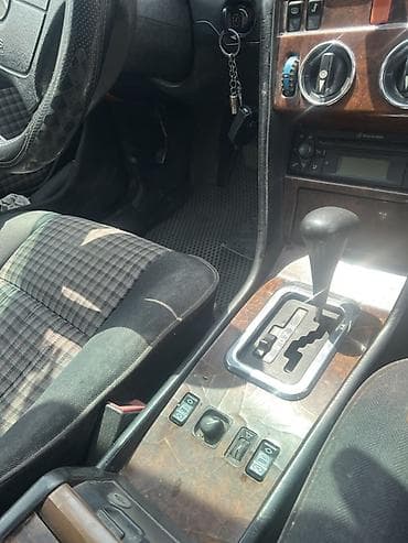 Mercedes-Benz W124: 1994 г., 2.2 л, Автомат, Бензин, Седан — 9