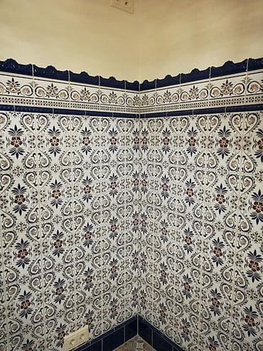 Услуги по строительству и ремонту: Подготовка стен для укладки, Гидроизоляционные работы, Подготовка стен для грунтовки | Зеркальная плитка, Керамическая плитка, Керамогранитая плитка | Вертикальная укладка, Горизонтальная укладка, Диагональная укладка Больше 6 лет опыта — 7