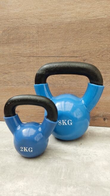 набор фишек для покера: Продаю комплект из 2-х гирь гиря 8кг и 2кг прорезиненные, новые. не — 1