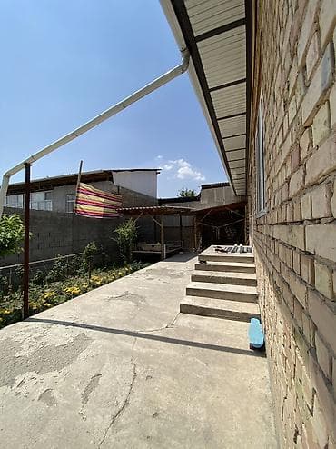 Үйлөр: 🏡 Үй сатылат! 📍 Дарек: Ош Шаары. Дыйкан кыштак кичи району. 📏 — 3