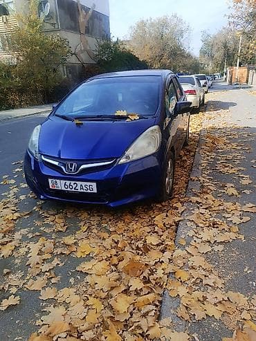 Honda Fit: 2011 г., 1.3 л, Типтроник, Бензин, Хэтчбэк