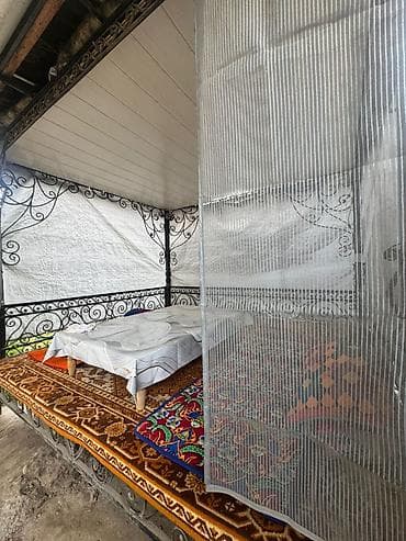 дом аламидинский рынок: 🏠Продается дом в районе Аламединского базара Немецкого стиля, высокий — 10